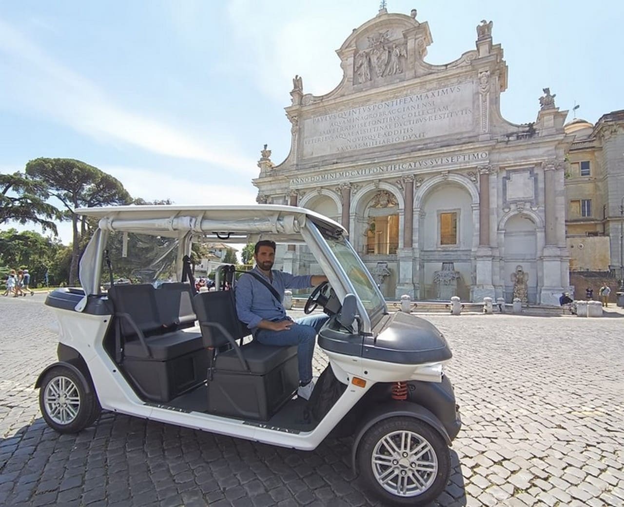 Discover Rome in an Innovative Way: The Charm of Golf Cart Tours between history, comfort, and sustainability Discover Rome in an Innovative Way: The Charm of Golf Cart Tours between history, comfort, and sustainability