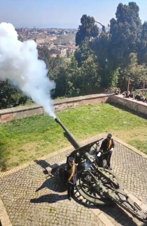Rome Golf Cart Tour, cannon shooting at noon