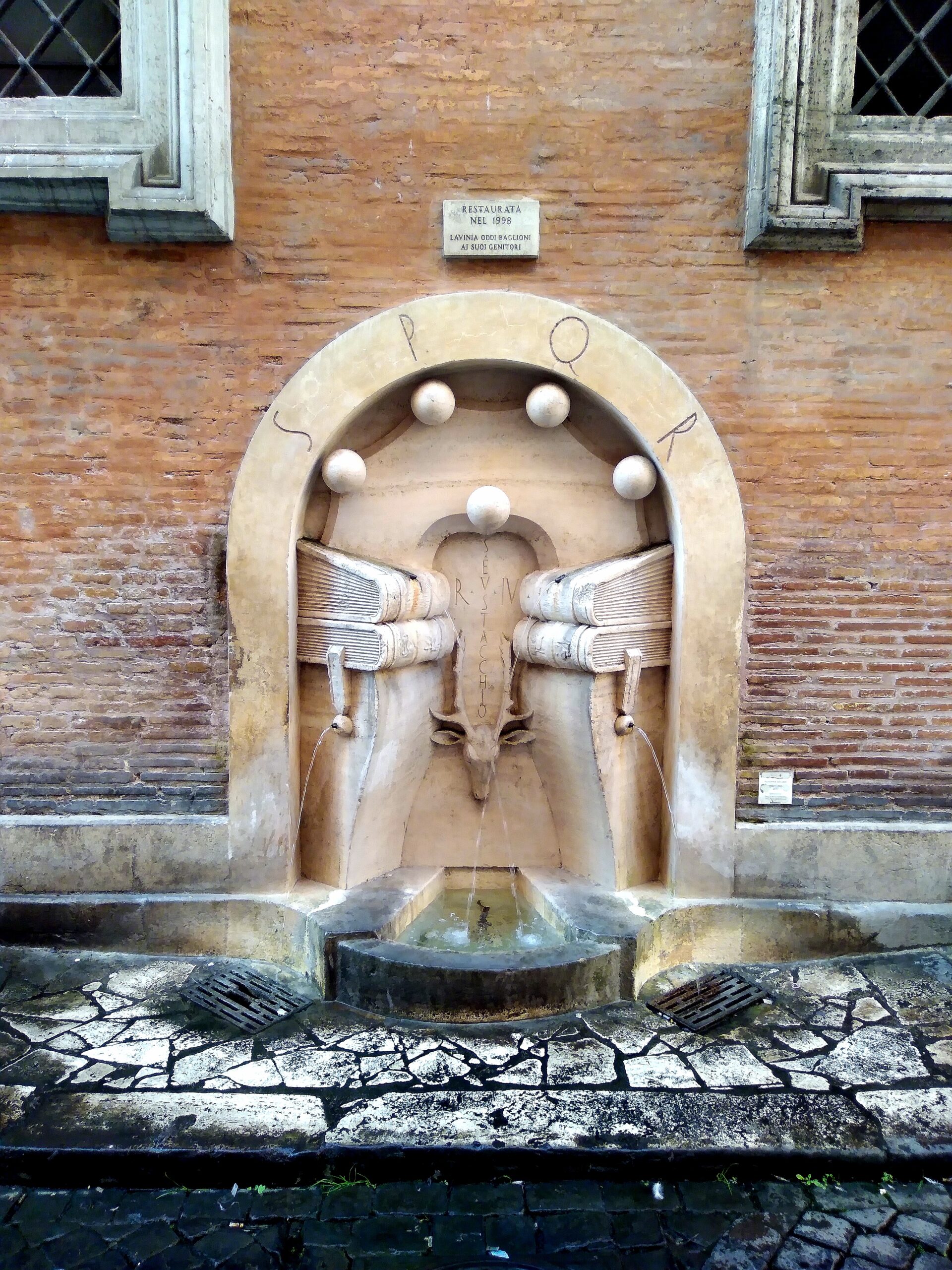 Fontana dei Libri